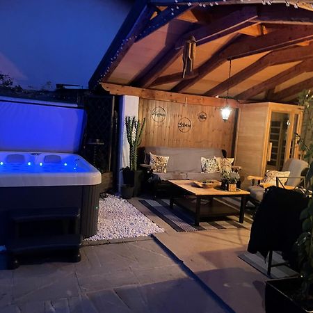 Villa Noa Jacuzzi & Sauna Izola Bagian luar foto