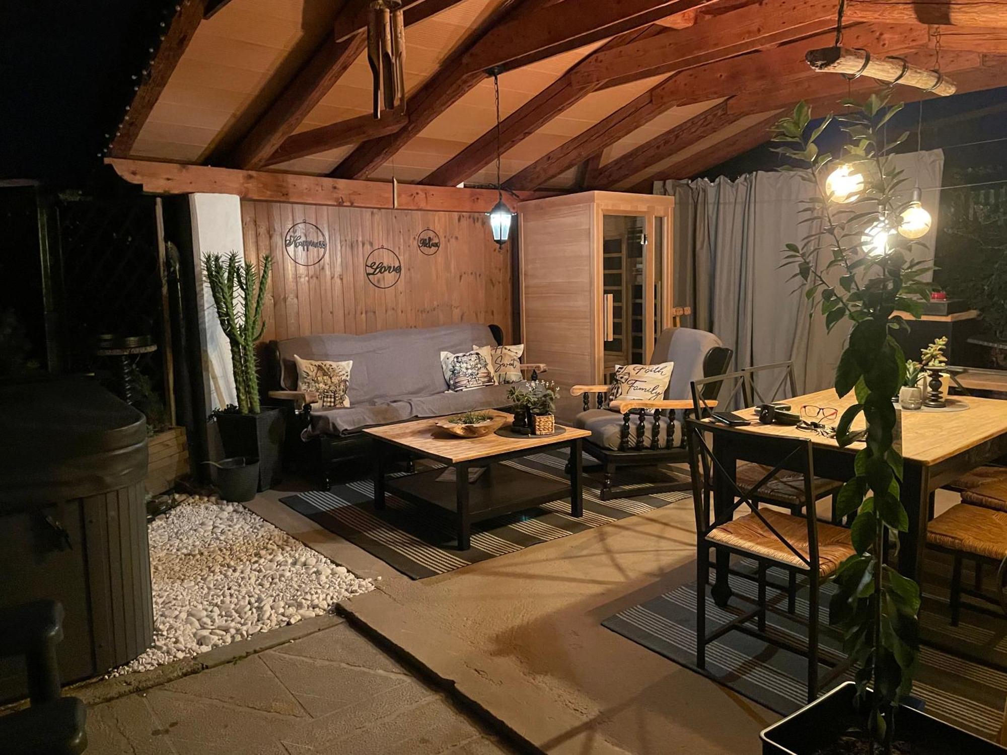 Villa Noa Jacuzzi & Sauna Izola Bagian luar foto