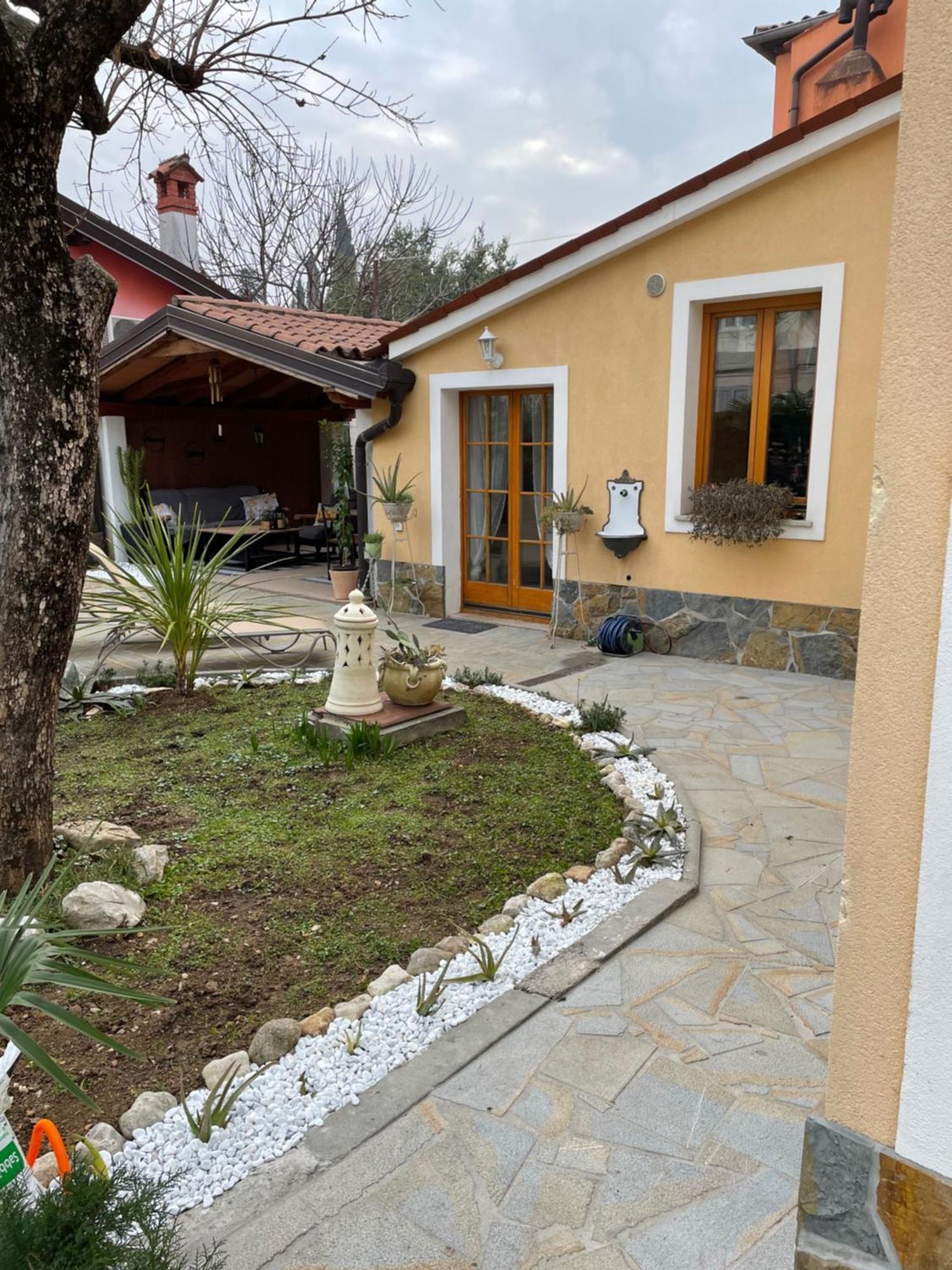 Villa Noa Jacuzzi & Sauna Izola Bagian luar foto