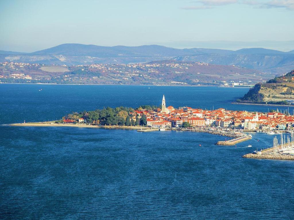 Villa Noa Jacuzzi & Sauna Izola Bagian luar foto