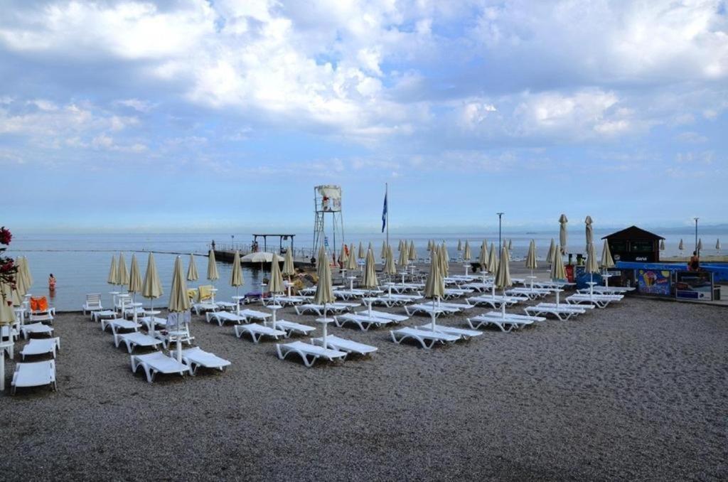 Villa Noa Jacuzzi & Sauna Izola Bagian luar foto
