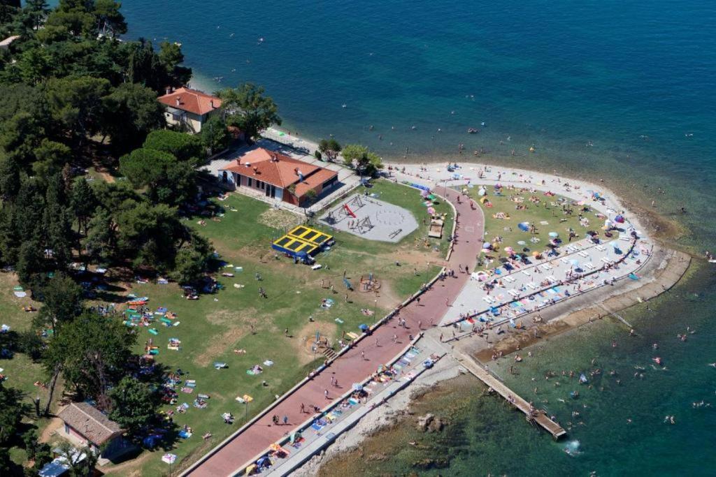 Villa Noa Jacuzzi & Sauna Izola Bagian luar foto