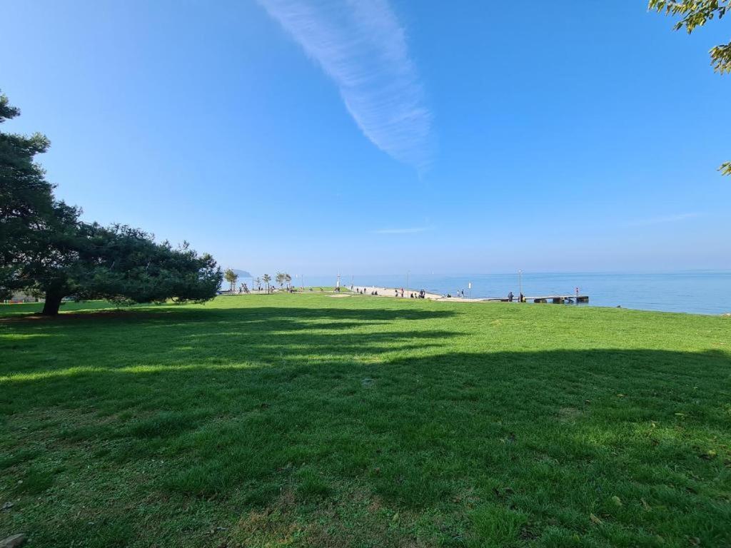 Villa Noa Jacuzzi & Sauna Izola Bagian luar foto