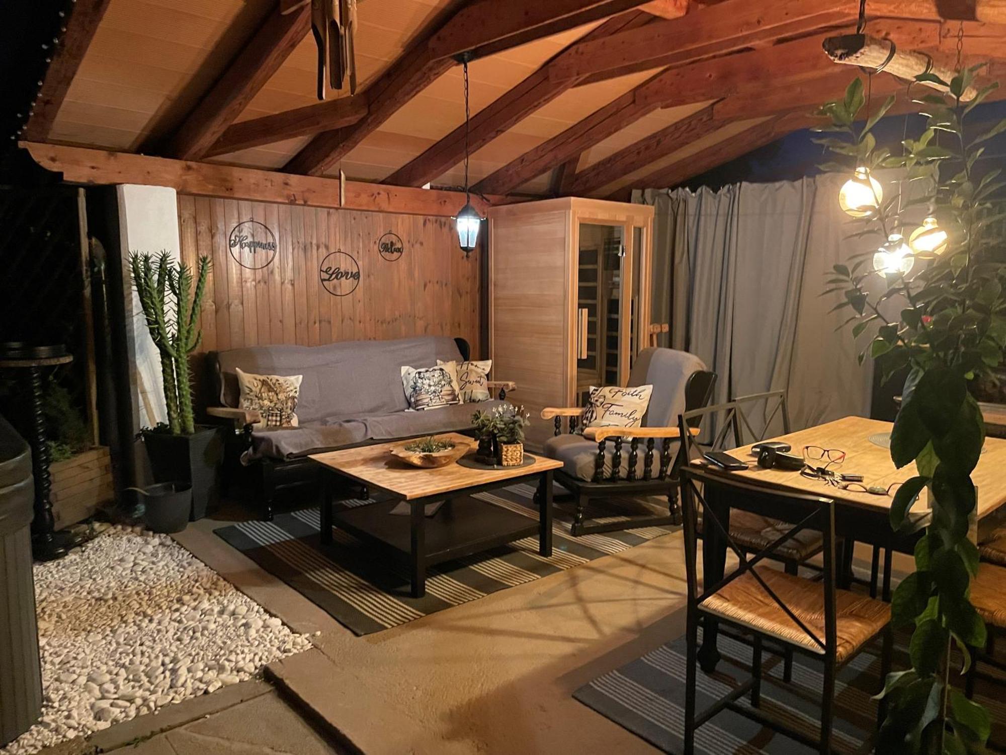 Villa Noa Jacuzzi & Sauna Izola Bagian luar foto